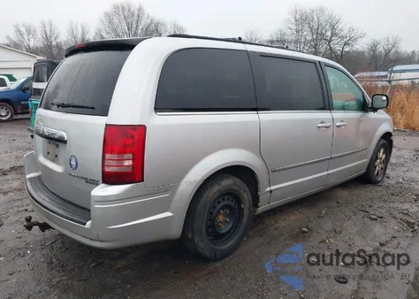 2010 Chrysler Town & Country Touring from USA, damaged, VIN 2A4RR5DXXAR148854